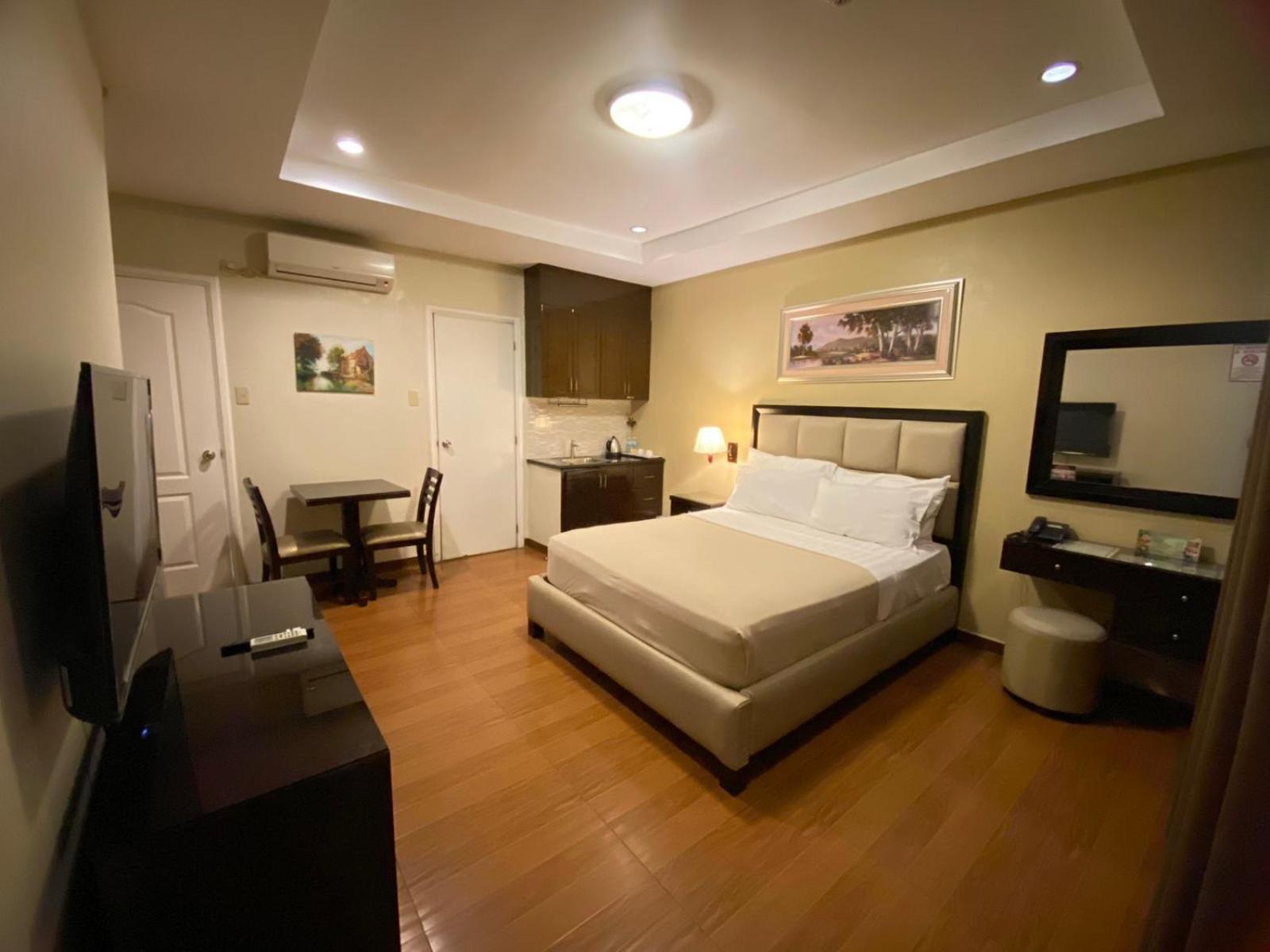 Prism Hotel Анхелес Экстерьер фото